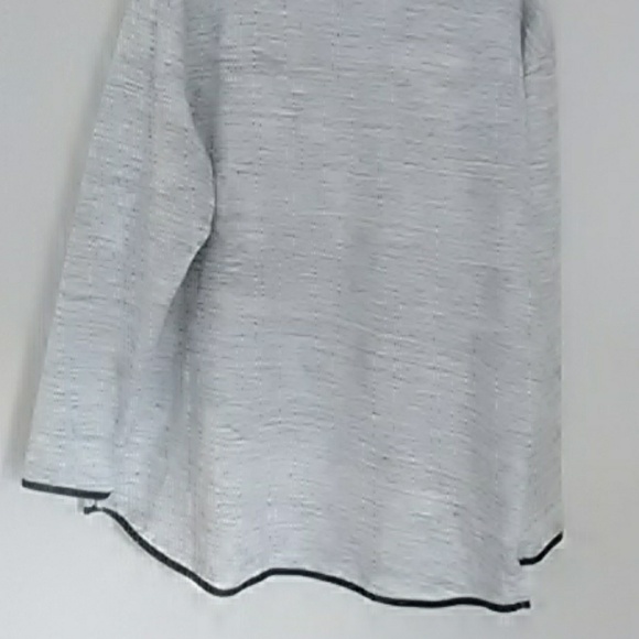 Top - Picture 2 of 3